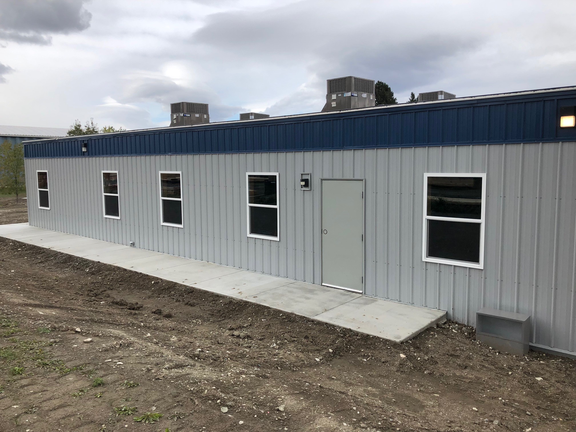 We work with the options to fit your needs, like this one, an example of a large complex mobile office, wooden interior design. Come to Pierce Leasing to provide you a quick cost effective solution.