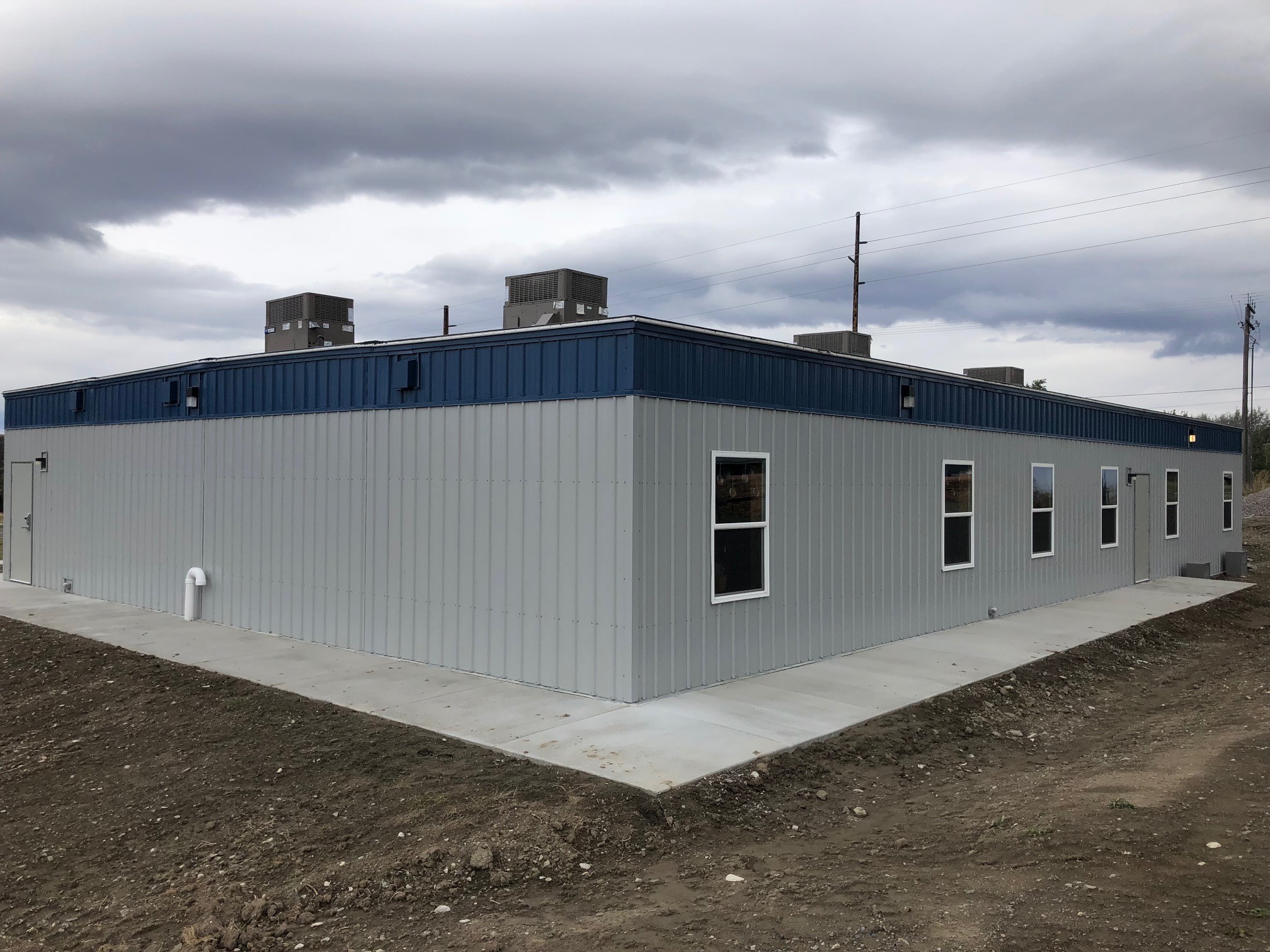 We work with the options to fit your needs, like this one, an example of a large complex mobile office, wooden interior design. Come to Pierce Leasing to provide you a quick cost effective solution.