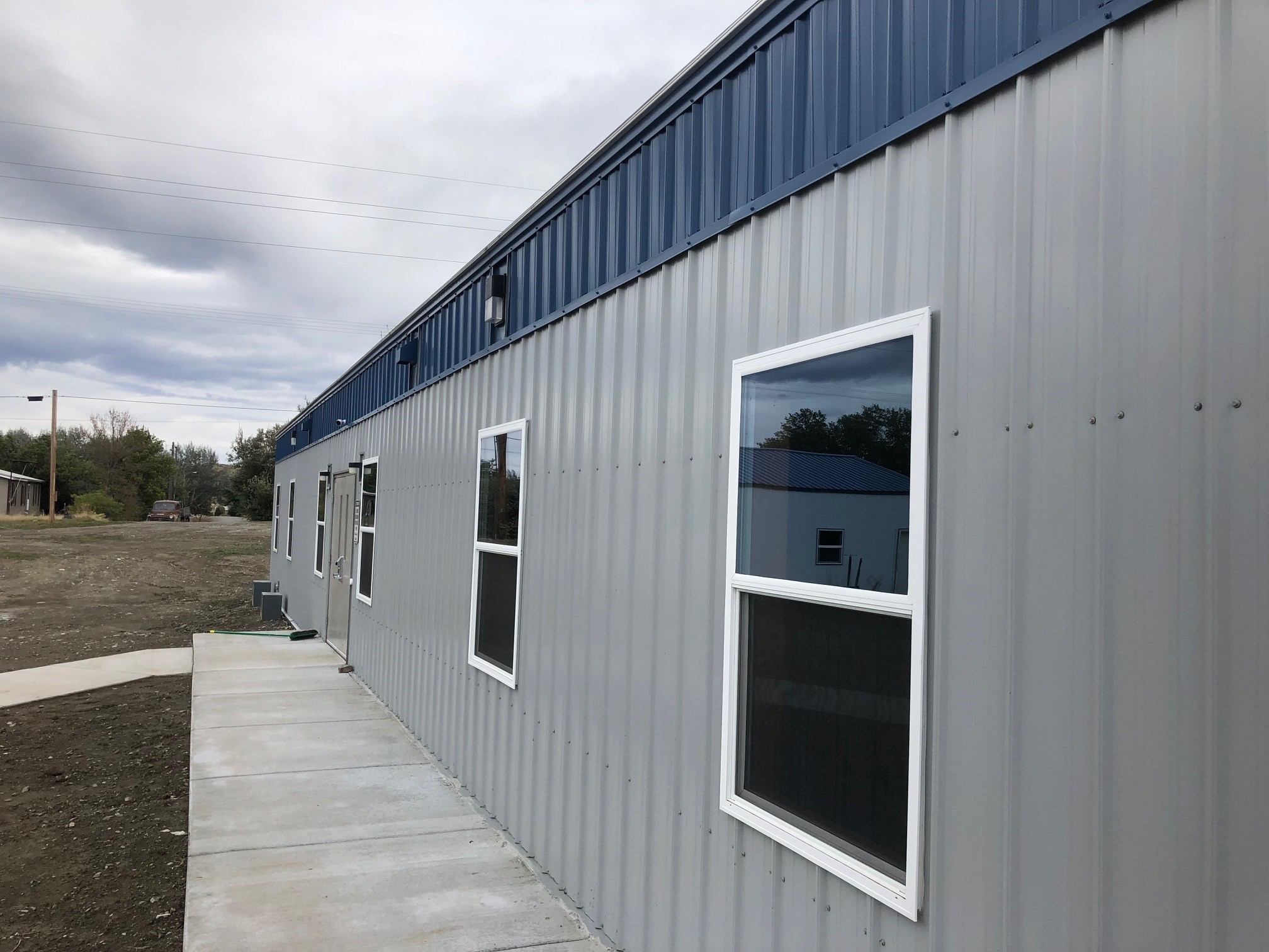 We work with the options to fit your needs, like this one, an example of a large complex mobile office, wooden interior design. Come to Pierce Leasing to provide you a quick cost effective solution.